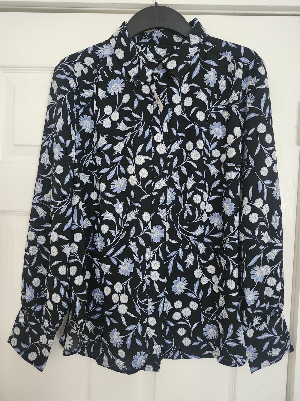 Ann Taylor Black Floral Button-Front Blouse with Light Blue and White Flowers
